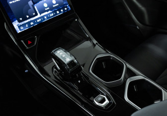 Подержанный автомобиль Geely Atlas 2024 года (19 фото)