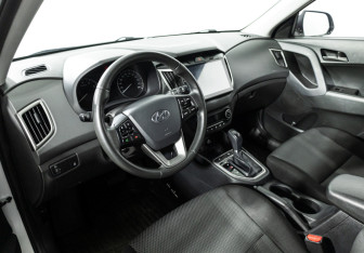 Подержанный автомобиль Hyundai Creta 2021 года (11 фото)