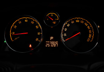 Подержанный автомобиль Opel Antara 2012 года (17 фото)