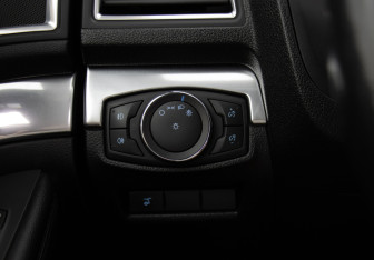 Подержанный автомобиль Ford Explorer 2017 года (23 фото)