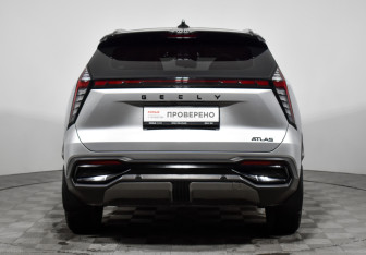 Подержанный автомобиль Geely Atlas 2023 года (6 фото)