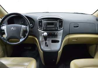 Подержанный автомобиль Hyundai H-1 2018 года (13 фото)