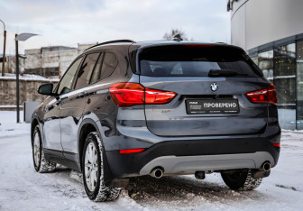 Подержанный автомобиль BMW X1 2018 года (9 фото)
