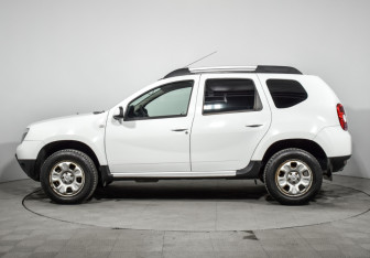 Подержанный автомобиль Renault Duster 2014 года (8 фото)