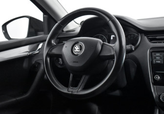 Подержанный автомобиль Skoda Octavia Liftback 2017 года (15 фото)