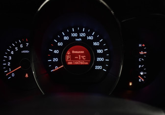 Подержанный автомобиль Kia Rio Sedan 2011 года (19 фото)