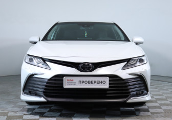Подержанный автомобиль Toyota Camry Sedan 2021 года (2 фото)