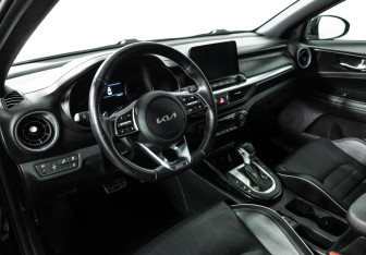 Подержанный автомобиль Kia Cerato Sedan 2022 года (11 фото)