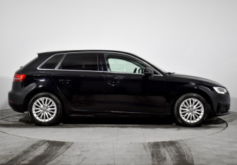 Подержанный автомобиль Audi A3 Hatchback 2016 года (4 фото)
