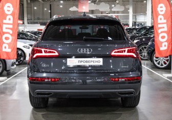 Подержанный автомобиль Audi Q5 2019 года (9 фото)