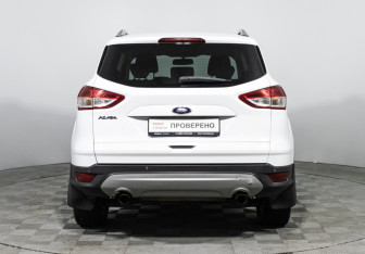 Подержанный автомобиль Ford Kuga 2014 года (6 фото)