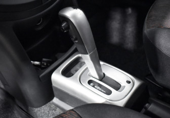 Подержанный автомобиль Nissan Note 2011 года (11 фото)