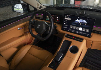 Подержанный автомобиль AITO M5 2023 года (10 фото)