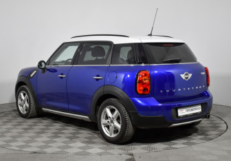 Подержанный автомобиль MINI Countryman 2015 года (7 фото)