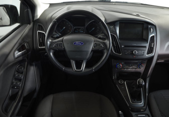 Подержанный автомобиль Ford Focus Hatchback 2019 года (10 фото)