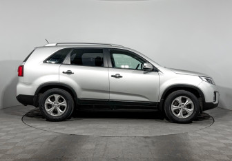 Подержанный автомобиль Kia Sorento 2019 года (4 фото)