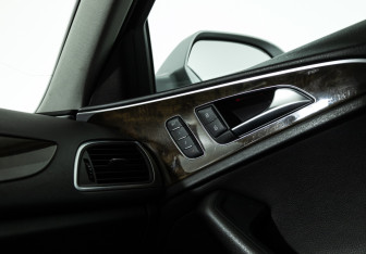 Подержанный автомобиль Audi A6 Sedan 2011 года (17 фото)