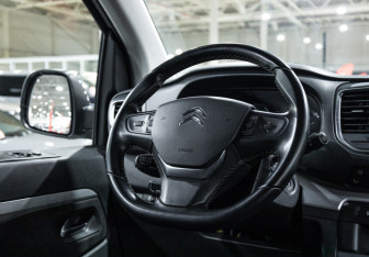 Подержанный автомобиль Citroen SpaceTourer 2021 года (16 фото)