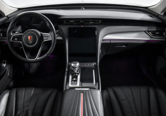 Подержанный автомобиль Hongqi H5 2024 года (16 фото)