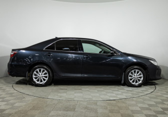 Подержанный автомобиль Toyota Camry Sedan 2018 года (4 фото)