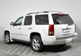 Подержанный автомобиль Chevrolet Tahoe 2013 года (7 фото)