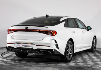 Подержанный автомобиль Kia K5 2020 года (6 фото)