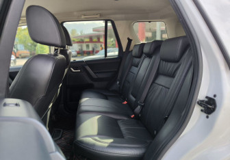 Подержанный автомобиль Land Rover Freelander 2014 года (14 фото)