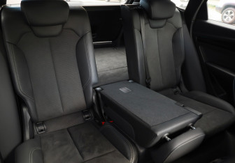 Подержанный автомобиль Audi Q5 2021 года (32 фото)
