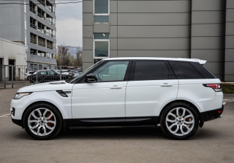 Подержанный автомобиль Land Rover Range Rover Sport 2013 года (10 фото)