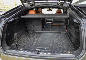 Подержанный автомобиль BMW X6 2023 года (36 фото)