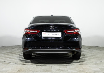 Подержанный автомобиль Toyota Camry Sedan 2020 года (6 фото)