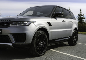 Подержанный автомобиль Land Rover Range Rover Sport 2022 года (3 фото)