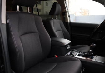 Подержанный автомобиль Toyota Land Cruiser Prado 2021 года (9 фото)