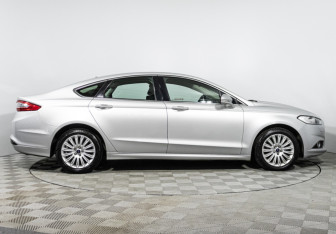 Подержанный автомобиль Ford Mondeo Sedan 2015 года (4 фото)