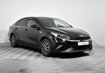 Подержанный автомобиль Kia Cerato Sedan 2022 года (3 фото)