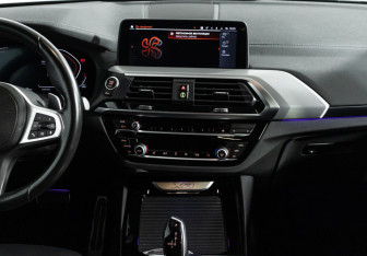 Подержанный автомобиль BMW X3 2020 года (13 фото)