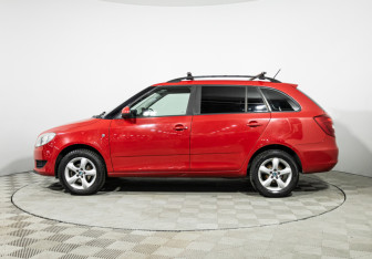 Подержанный автомобиль Skoda Fabia Wagon 2014 года (8 фото)