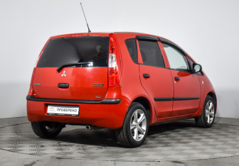 Подержанный автомобиль Mitsubishi Colt Hatchback 2007 года (5 фото)