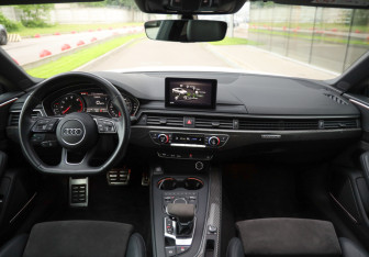 Подержанный автомобиль Audi A5 Coupe 2019 года (12 фото)