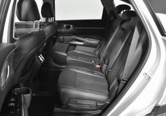 Подержанный автомобиль Kia Sorento 2022 года (11 фото)