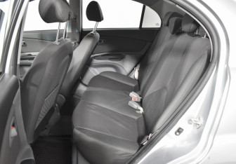 Подержанный автомобиль Kia Rio Sedan 2010 года (11 фото)