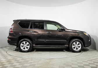 Подержанный автомобиль Lexus GX 2015 года (4 фото)