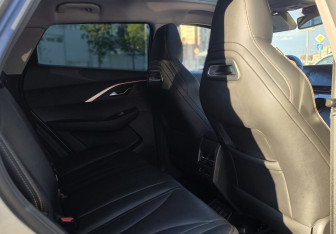 Подержанный автомобиль Omoda C5 2023 года (18 фото)