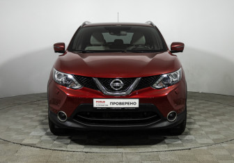 Подержанный автомобиль Nissan Qashqai 2016 года (2 фото)
