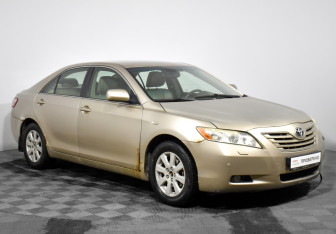 Подержанный автомобиль Toyota Camry Sedan 2007 года (3 фото)
