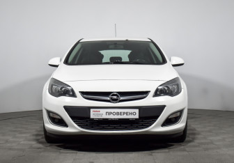 Подержанный автомобиль Opel Astra Hatchback 2014 года (2 фото)