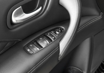 Подержанный автомобиль Infiniti QX80 2018 года (10 фото)