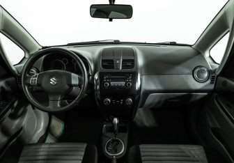 Подержанный автомобиль Suzuki SX4 Hatchback 2012 года (13 фото)
