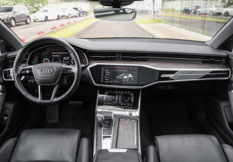 Подержанный автомобиль Audi A7 2019 года (15 фото)