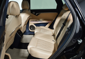 Подержанный автомобиль Voyah Free 2023 года (11 фото)